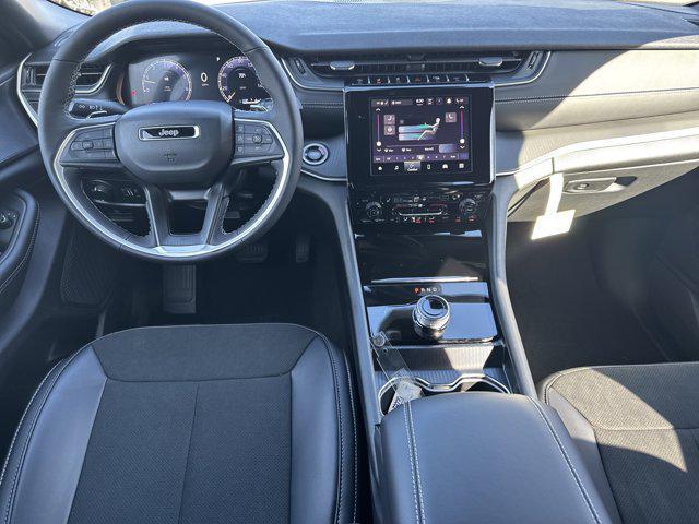 new 2025 Jeep Grand Cherokee car, priced at $38,805