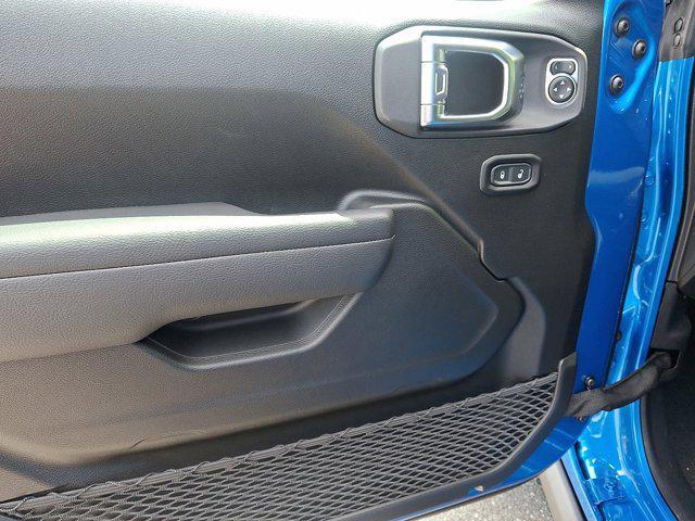 new 2025 Jeep Gladiator car, priced at $43,111