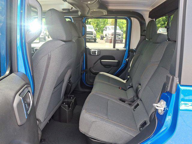 new 2025 Jeep Gladiator car, priced at $43,111