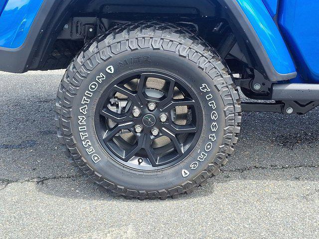 new 2025 Jeep Gladiator car, priced at $43,111