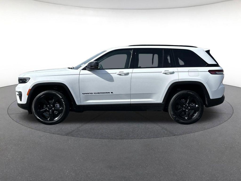 used 2025 Jeep Grand Cherokee car, priced at $38,587