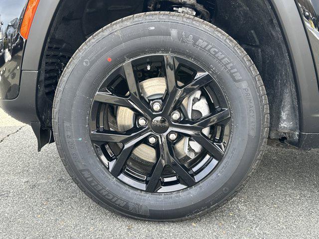 new 2026 Jeep Grand Cherokee car, priced at $46,198