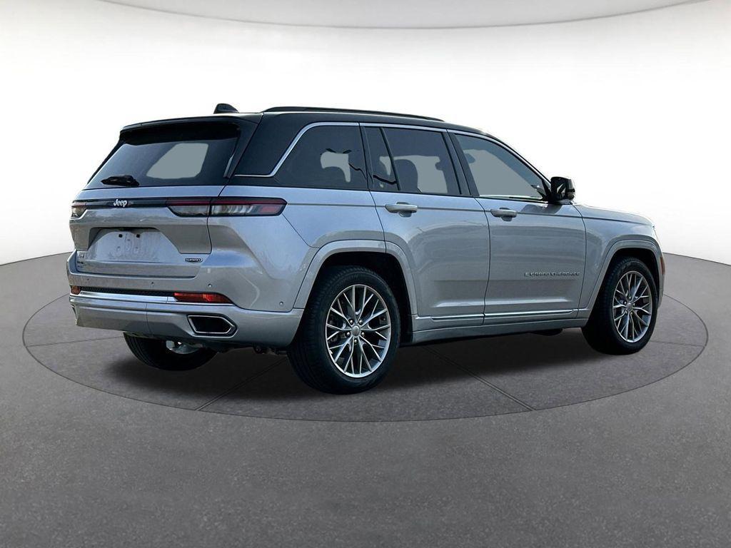 used 2025 Jeep Grand Cherokee car, priced at $49,392