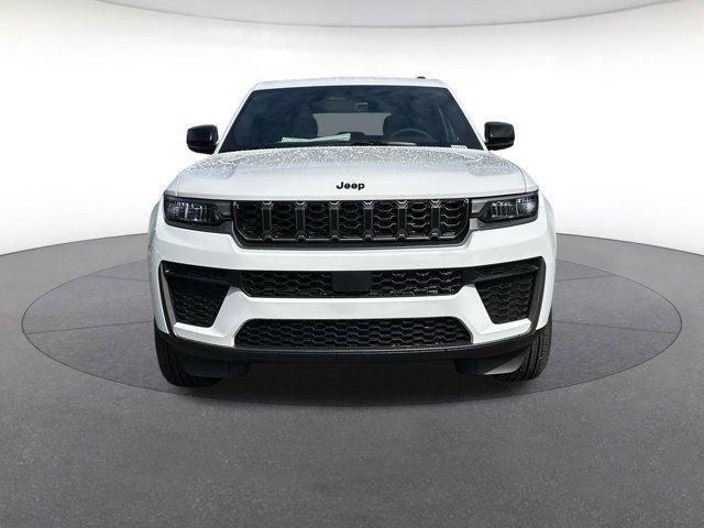 new 2026 Jeep Grand Cherokee car, priced at $45,680