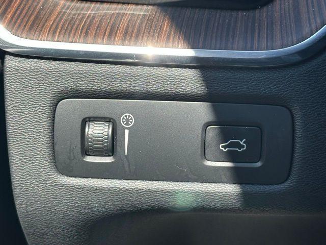 used 2021 Volvo XC60 car, priced at $28,000