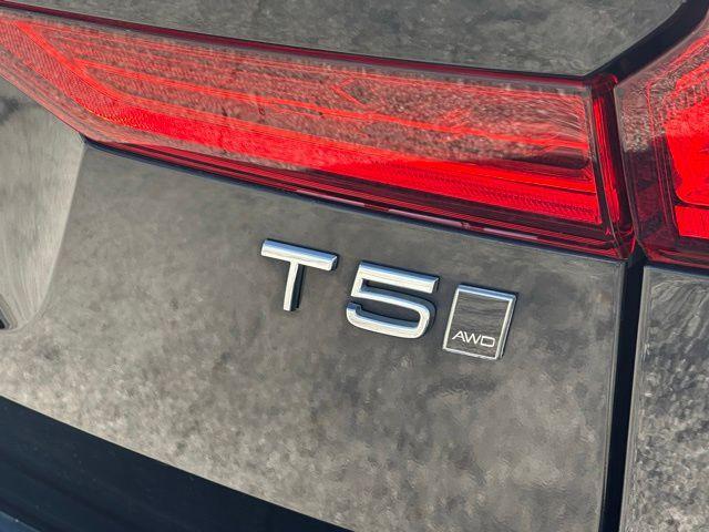 used 2021 Volvo XC60 car, priced at $28,000