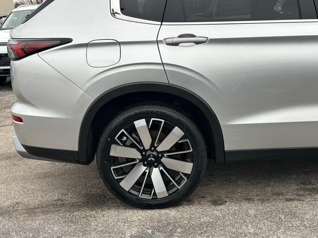 used 2025 Mitsubishi Outlander car, priced at $27,000