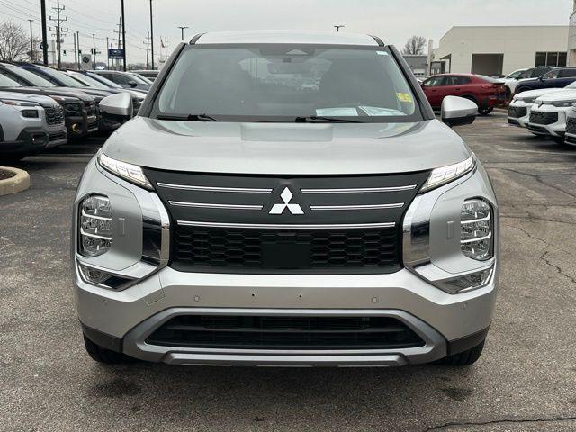 used 2025 Mitsubishi Outlander car, priced at $27,000