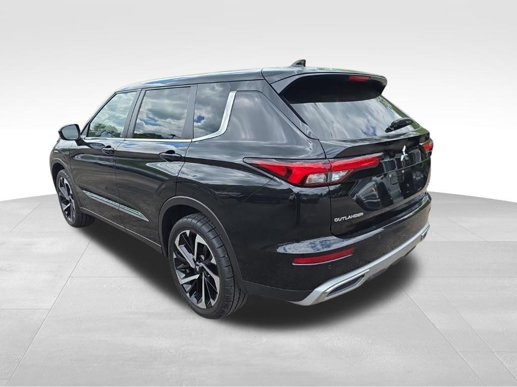 used 2022 Mitsubishi Outlander car, priced at $21,718