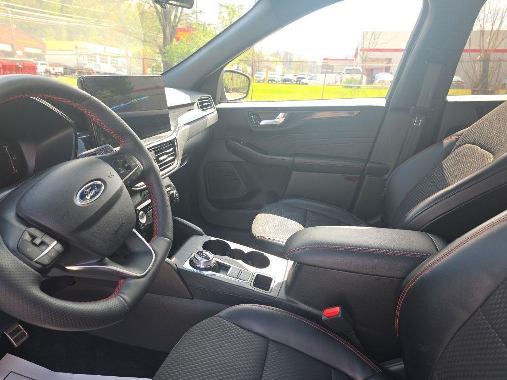 used 2024 Ford Escape car, priced at $25,303