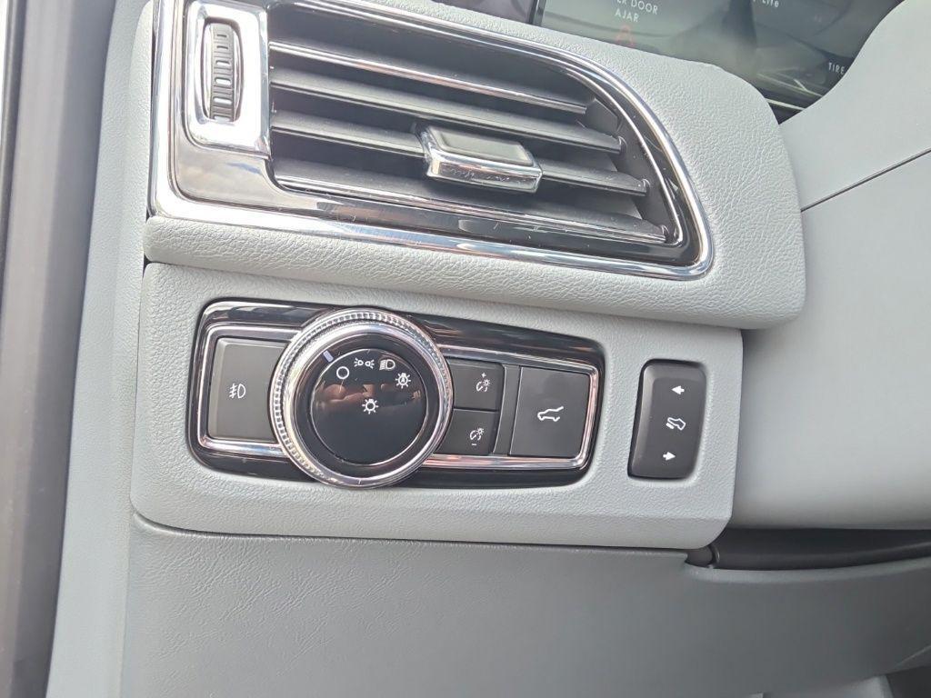 used 2021 Lincoln Navigator car, priced at $42,998