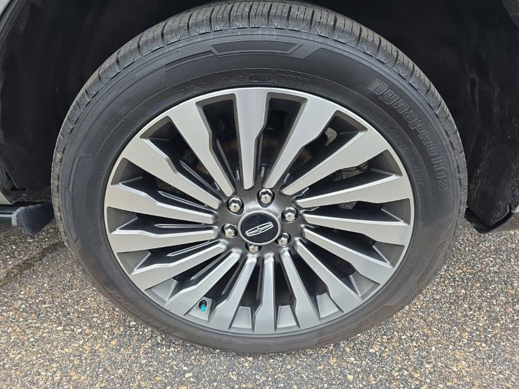 used 2021 Lincoln Navigator car, priced at $42,998