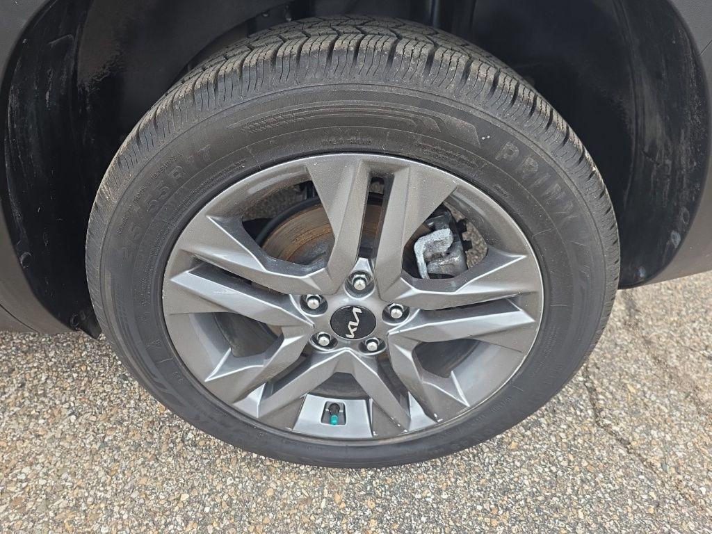 used 2023 Kia Seltos car, priced at $21,362