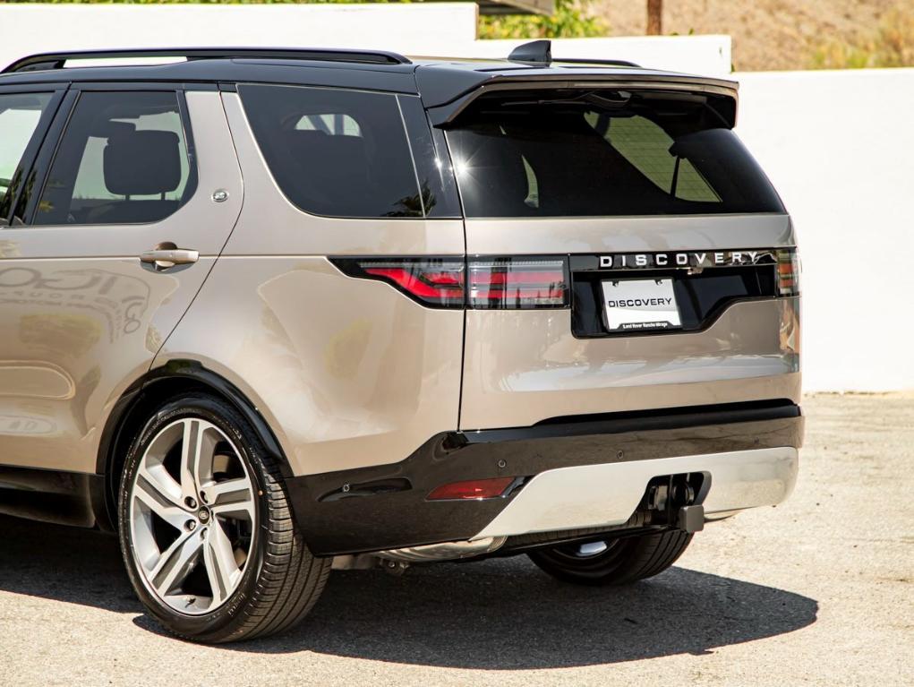new 2025 Land Rover Discovery car, priced at $85,328