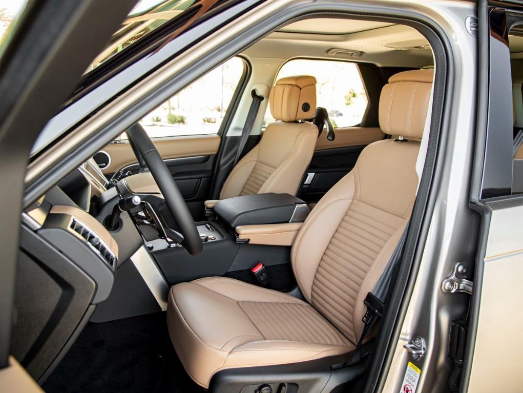 new 2025 Land Rover Discovery car, priced at $85,328