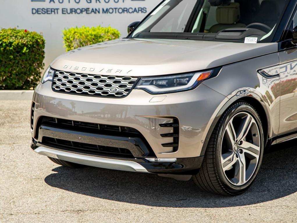 new 2025 Land Rover Discovery car, priced at $85,328