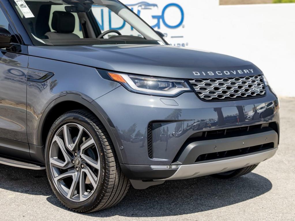 new 2025 Land Rover Discovery car, priced at $72,863