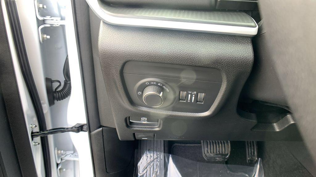 new 2025 Jeep Grand Cherokee L car, priced at $38,433