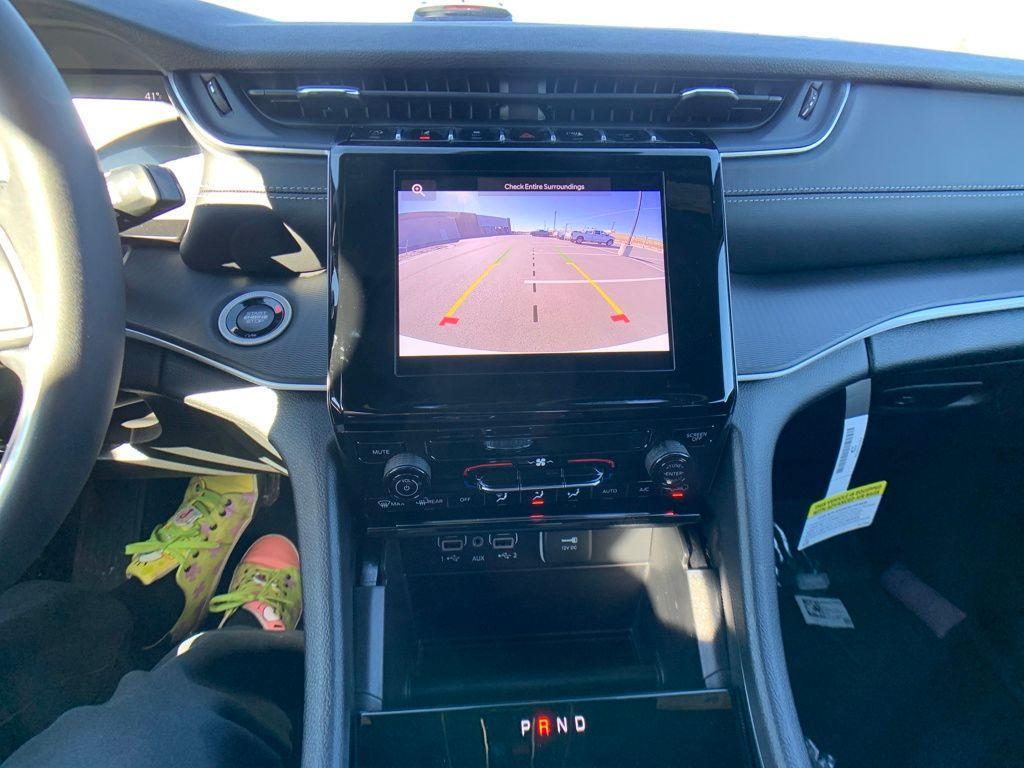 new 2026 Jeep Grand Cherokee car, priced at $37,517