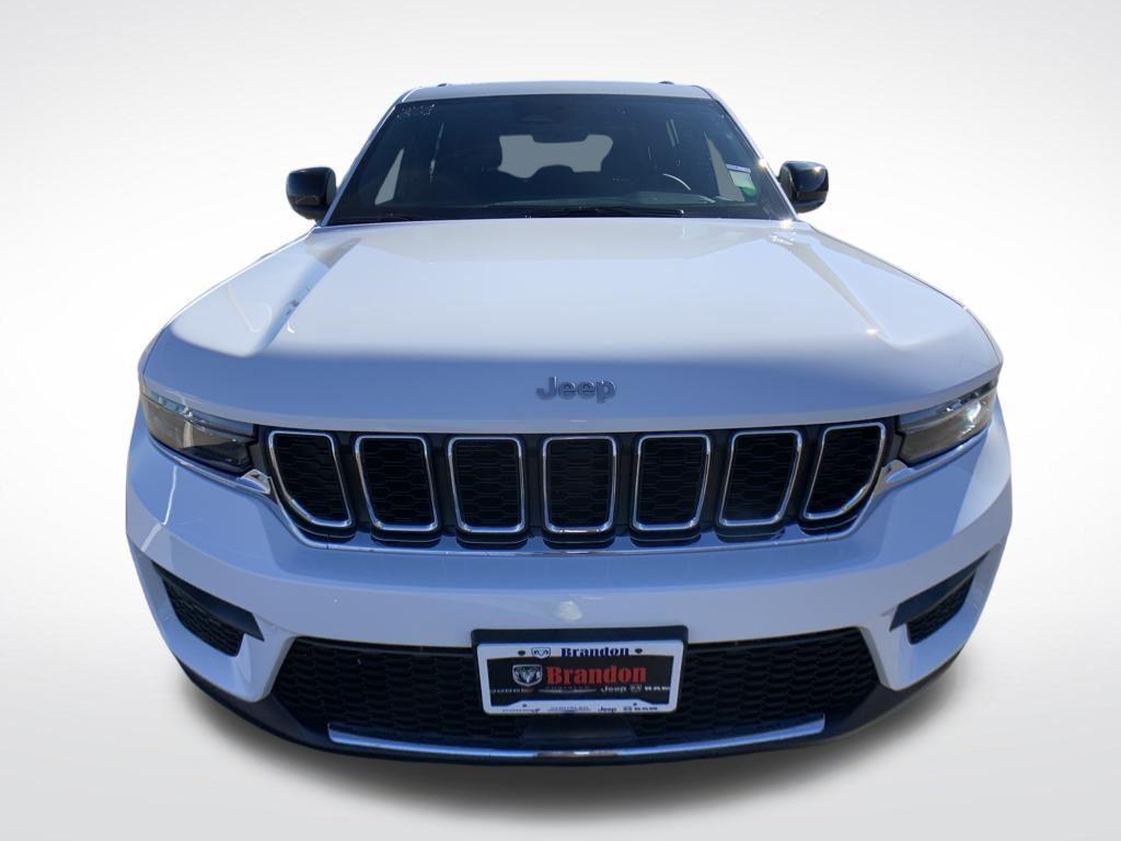 new 2026 Jeep Grand Cherokee car, priced at $37,517
