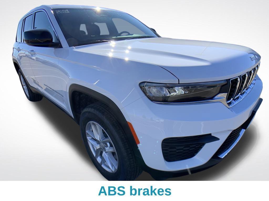 new 2026 Jeep Grand Cherokee car, priced at $38,840