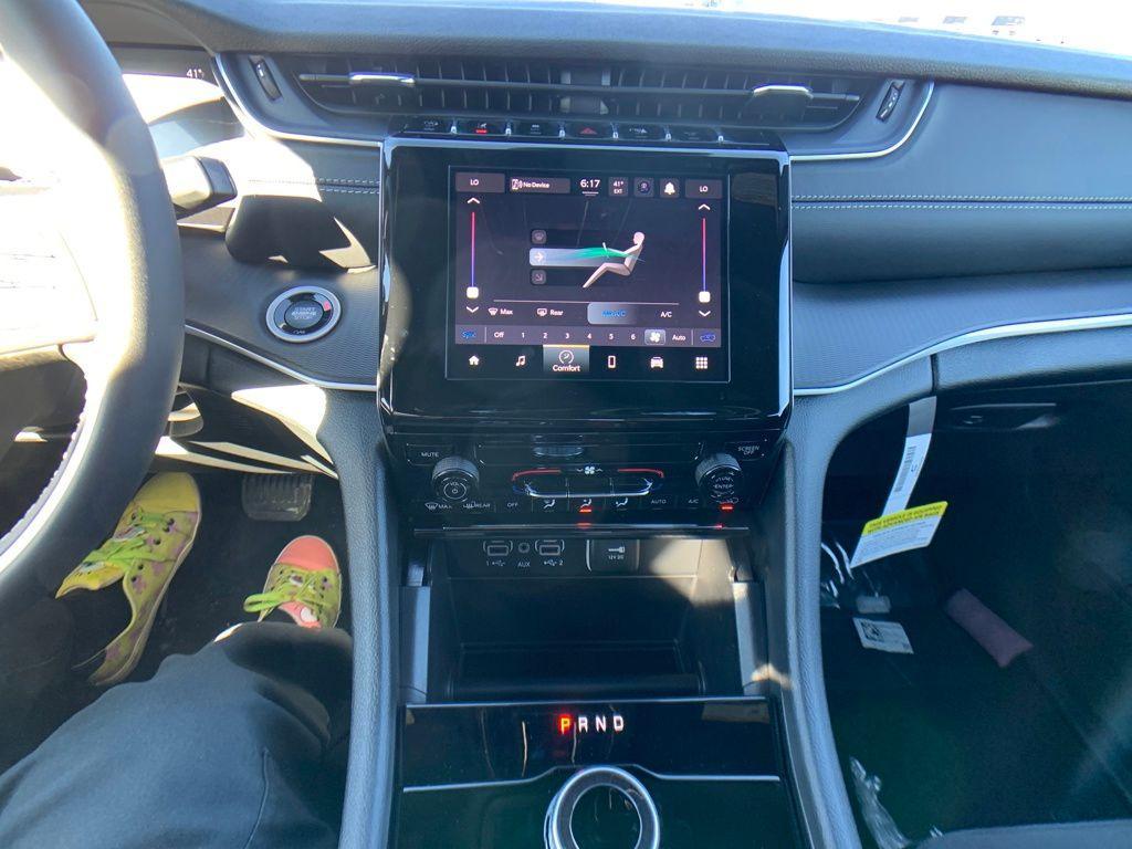 new 2026 Jeep Grand Cherokee car, priced at $37,517