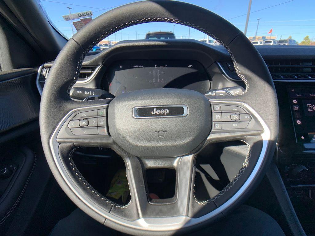 new 2026 Jeep Grand Cherokee car, priced at $37,517
