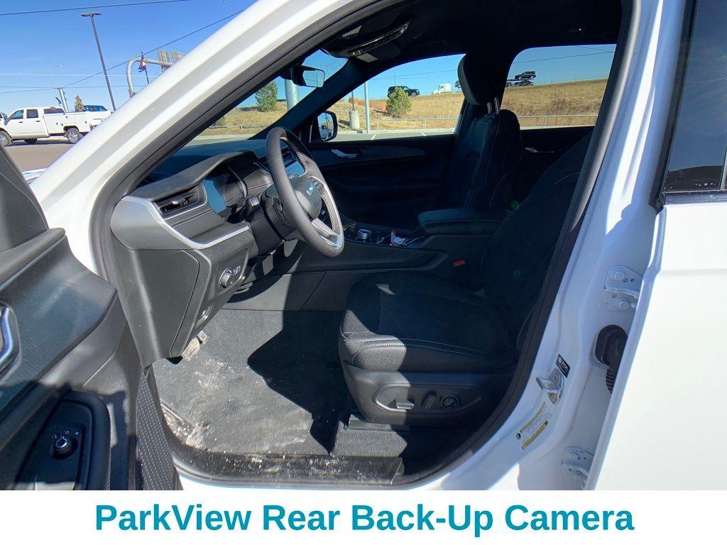 new 2026 Jeep Grand Cherokee car, priced at $38,840