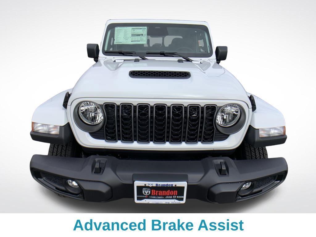new 2026 Jeep Gladiator car, priced at $42,978