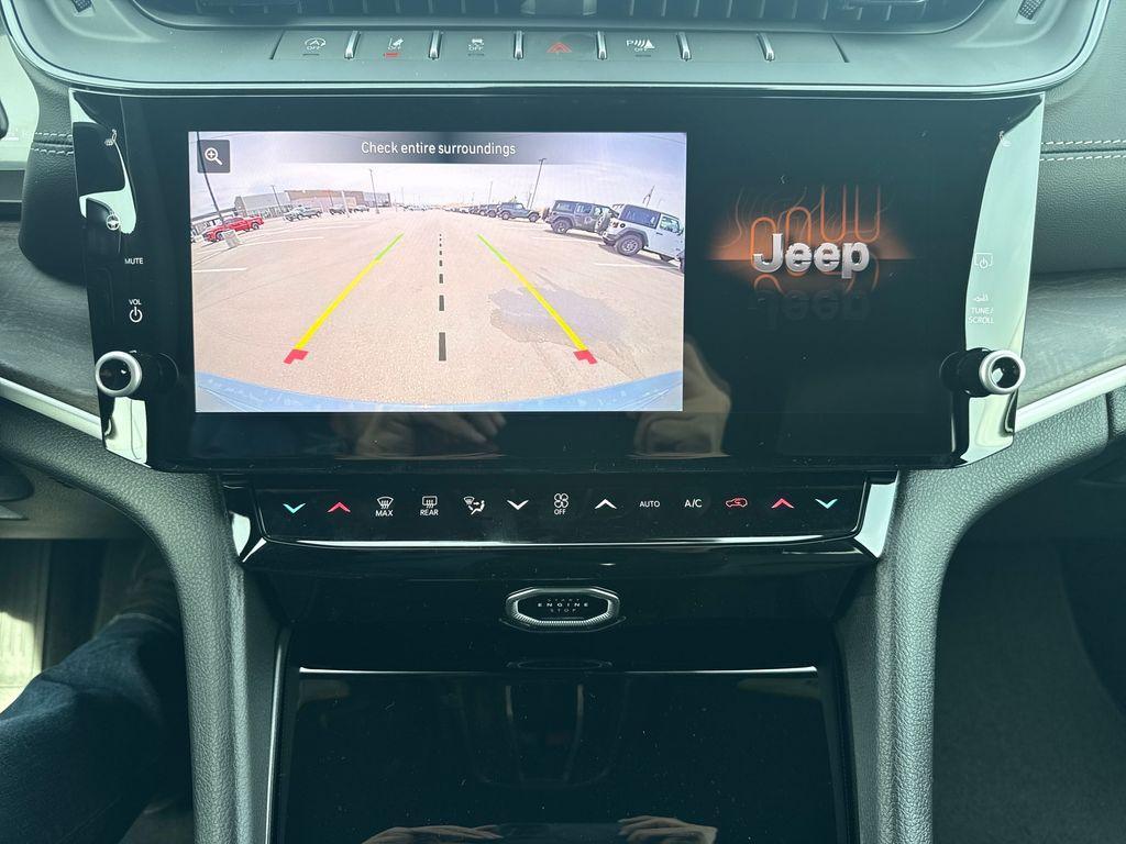 new 2026 Jeep Grand Cherokee car, priced at $38,345