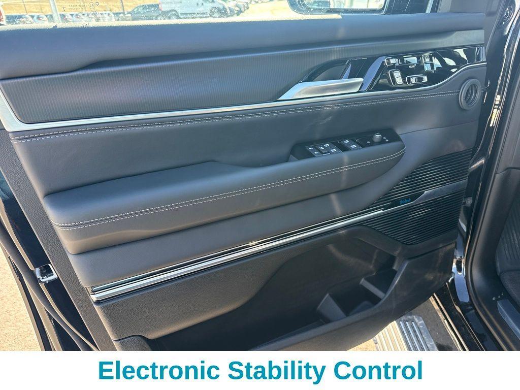 new 2026 Jeep Grand Wagoneer L car, priced at $96,323