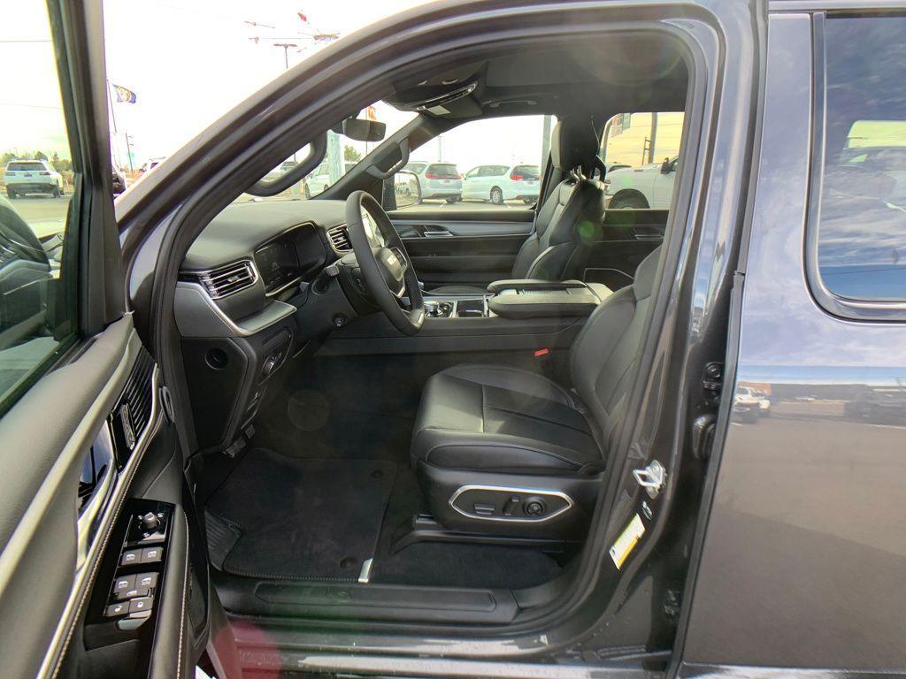 new 2026 Jeep Grand Wagoneer car, priced at $73,781