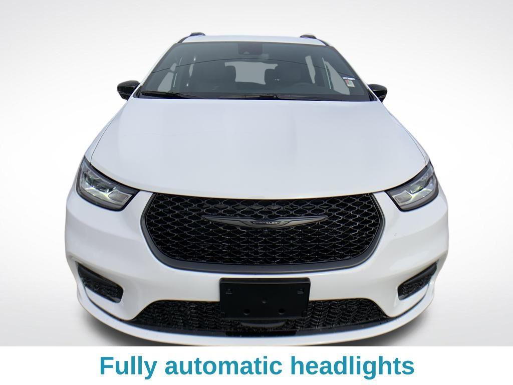 new 2026 Chrysler Pacifica car, priced at $45,764