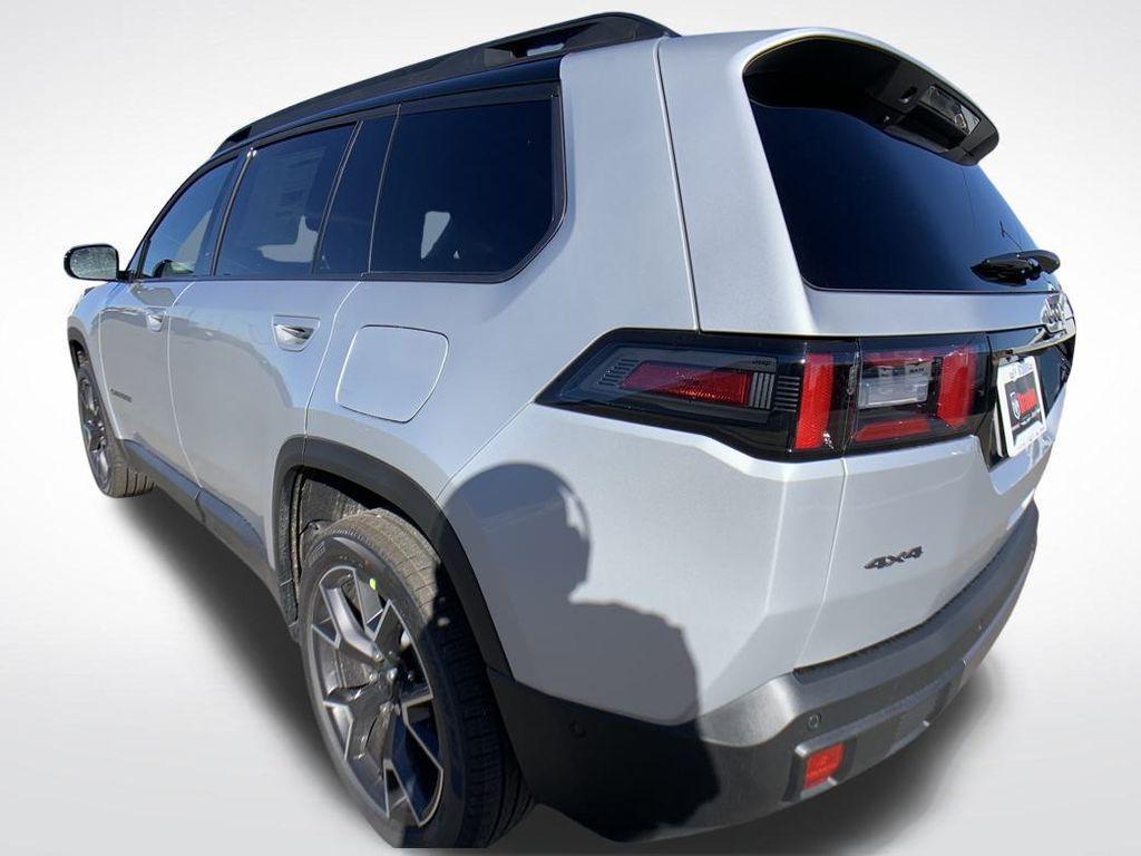 new 2026 Jeep Cherokee car, priced at $43,423