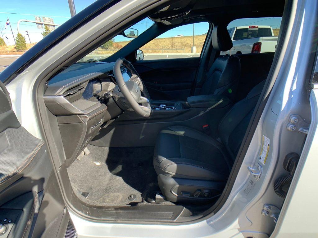 new 2026 Jeep Cherokee car, priced at $43,423