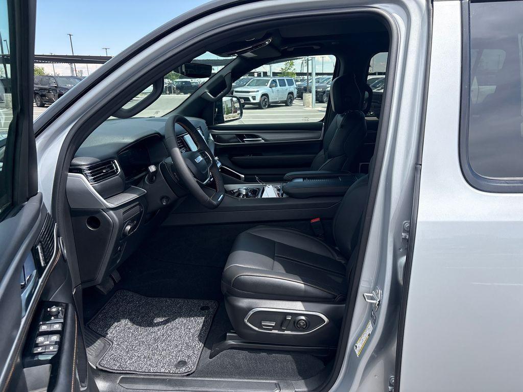 new 2026 Jeep Grand Wagoneer L car, priced at $79,246