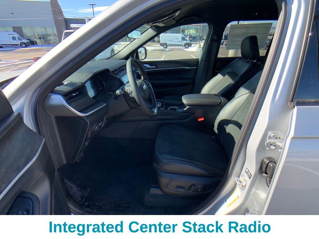 new 2026 Jeep Grand Cherokee car, priced at $45,949