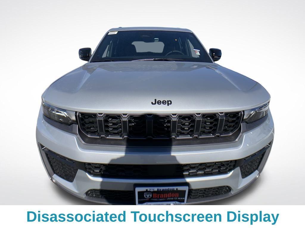 new 2026 Jeep Grand Cherokee car, priced at $45,949