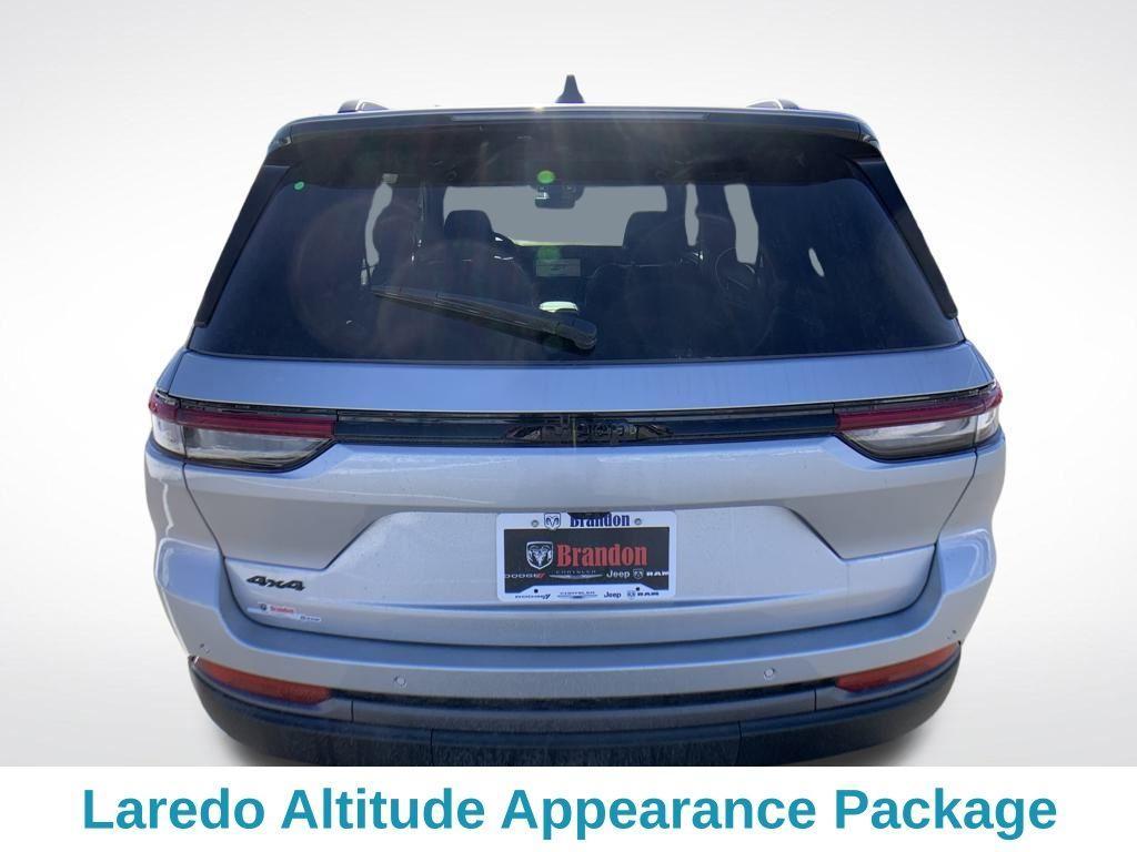 new 2026 Jeep Grand Cherokee car, priced at $45,949