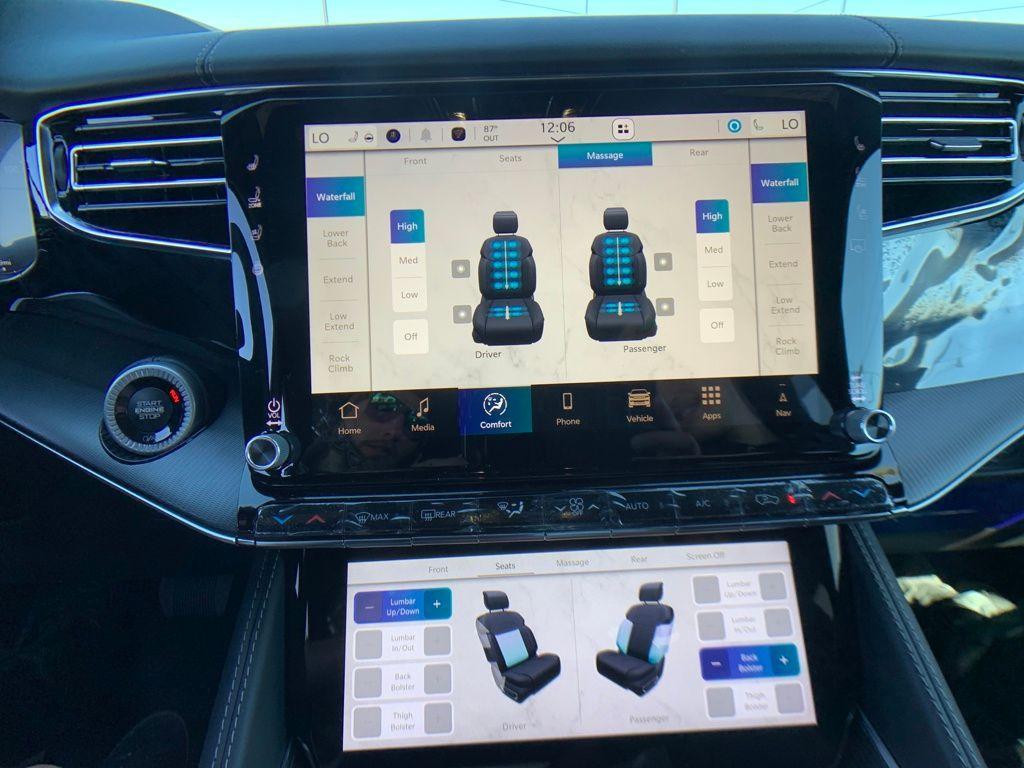 new 2026 Jeep Grand Wagoneer car, priced at $93,424