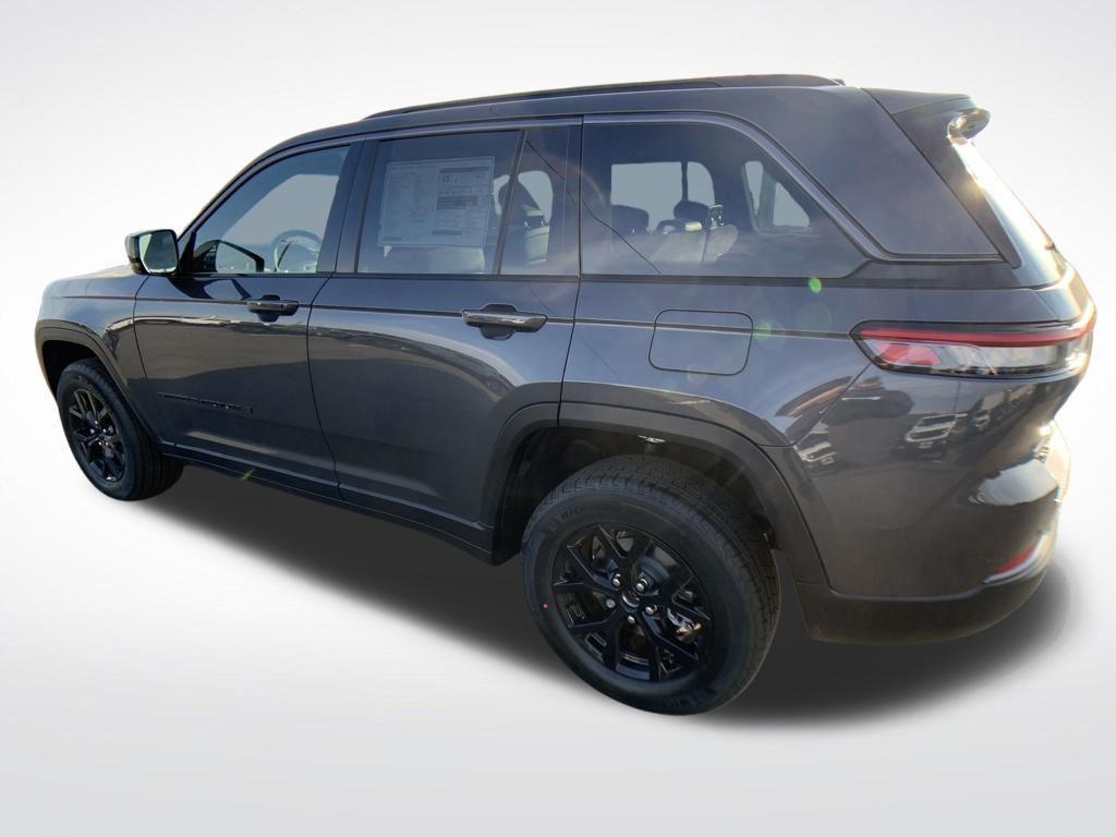 new 2026 Jeep Grand Cherokee car, priced at $44,254