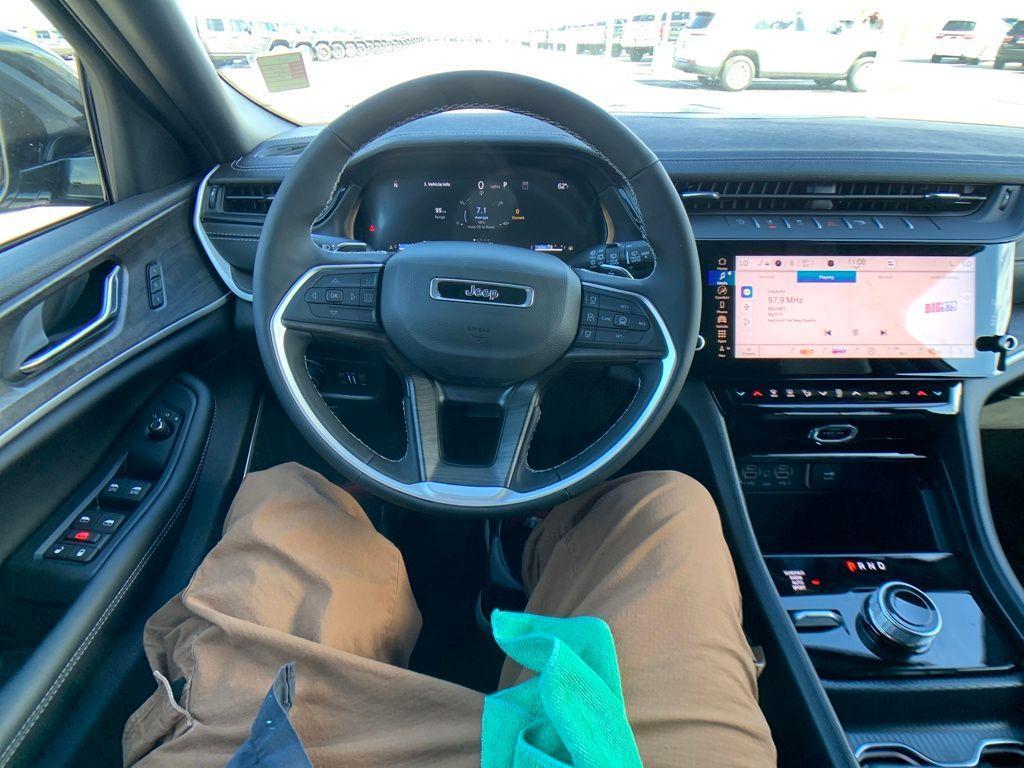 new 2026 Jeep Grand Cherokee car, priced at $45,117