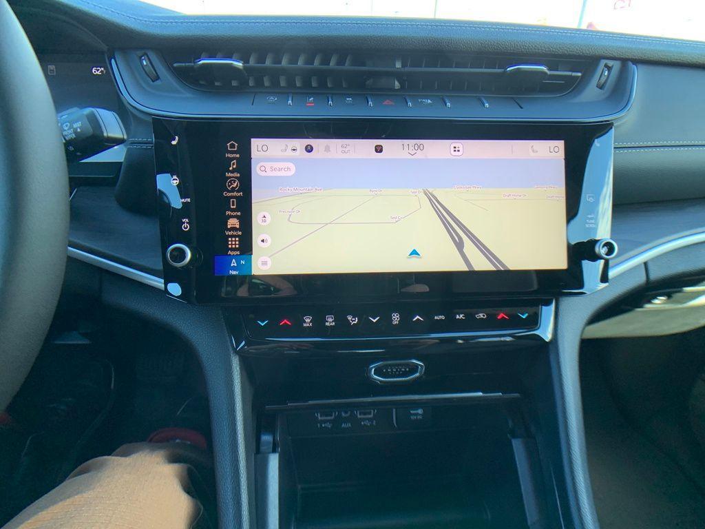 new 2026 Jeep Grand Cherokee car, priced at $45,117