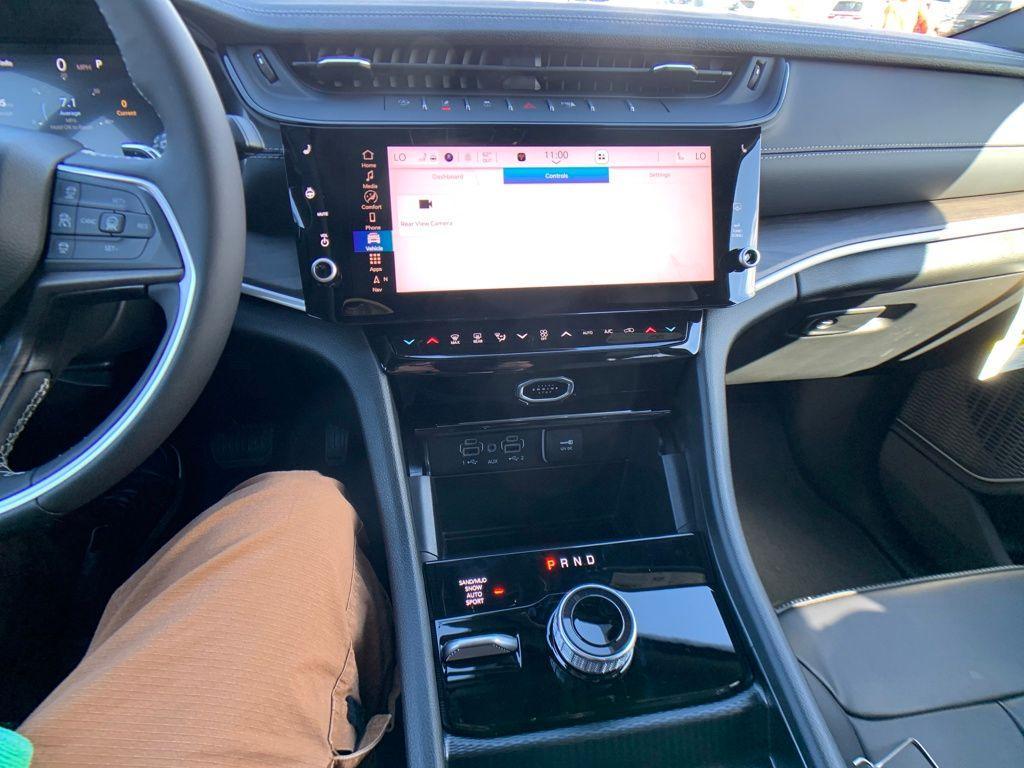 new 2026 Jeep Grand Cherokee car, priced at $45,117