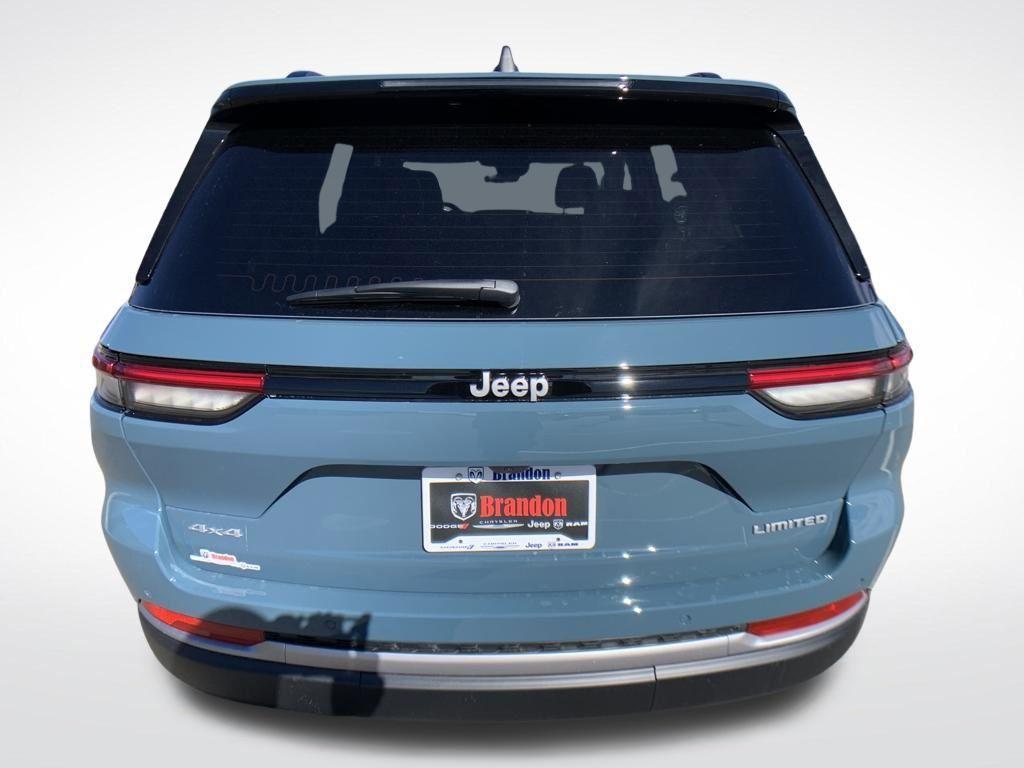 new 2026 Jeep Grand Cherokee car, priced at $45,117