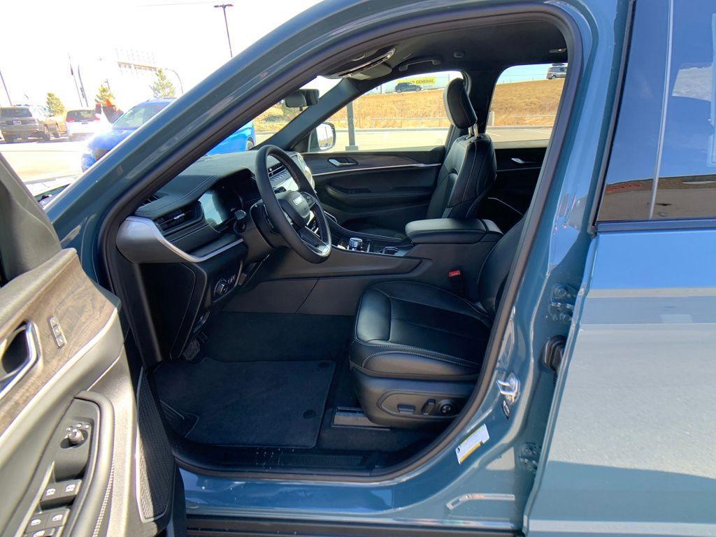 new 2026 Jeep Grand Cherokee car, priced at $45,117