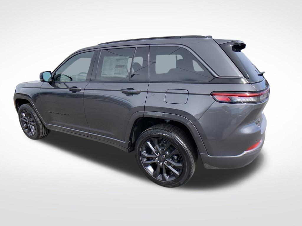 new 2026 Jeep Grand Cherokee car, priced at $50,583