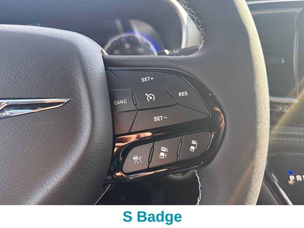 new 2026 Chrysler Pacifica car, priced at $51,305