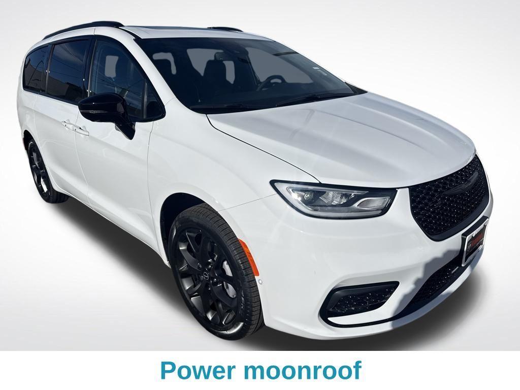 new 2026 Chrysler Pacifica car, priced at $51,305
