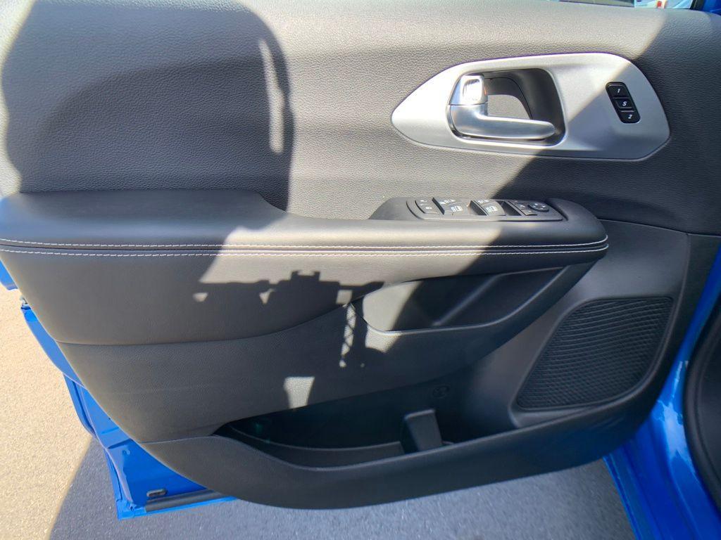 new 2026 Chrysler Pacifica car, priced at $50,892